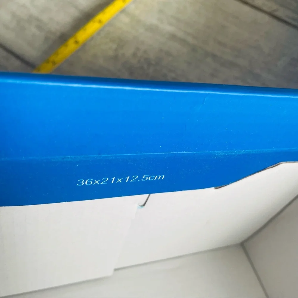 VINCE CAMUTO ROYAL BLUE EMPTY SHOEBOX